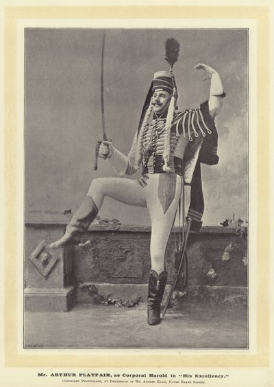 Arthur Playfair, korpraali Haroldin roolissa hänen ylhäisyydessään tekijältä English Photographer