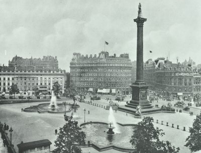 Nelsons-pylväs, Trafalgar Square, Westminster LB: katsot kaakkoon, 1895 tekijältä English Photographer