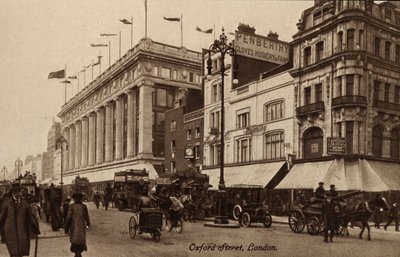 aOxford Street, Lontoo, Selfridges (m/w kuva) tekijältä English Photographer