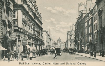 Pall Mall East näyttää Carlton Hotel ja National Gallery tekijältä English Photographer