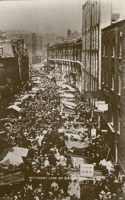 Petticoat Lane sunnuntaiaamuna tekijältä English Photographer