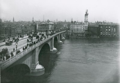 Kuva London Bridgestä tekijältä English Photographer