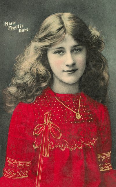 Phyllis Dare, englantilainen näyttelijä ja laulaja nuorena tyttönä (värillinen kuva) tekijältä English Photographer
