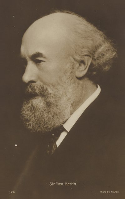 Sir George Martinin muotokuva tekijältä English Photographer