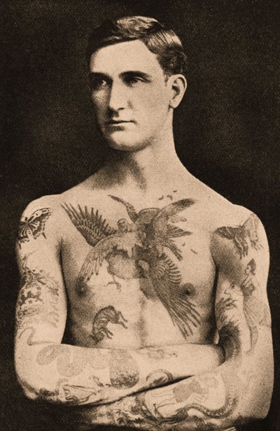 Sutherland MacDonaldin tatuoima miehen muotokuva tekijältä English Photographer