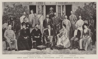Prinssi Albert Victor Intiassa, valokuvaryhmä hallituksen talossa, Poona tekijältä English Photographer