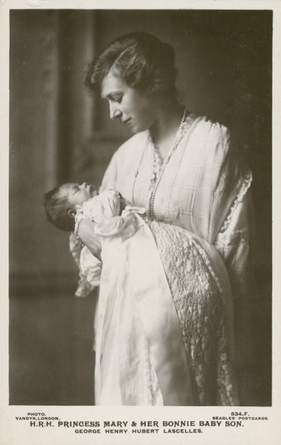 Prinsessa Mary, varakreivitär Lascelles vanhimman poikansa Georgen kanssa tekijältä English Photographer