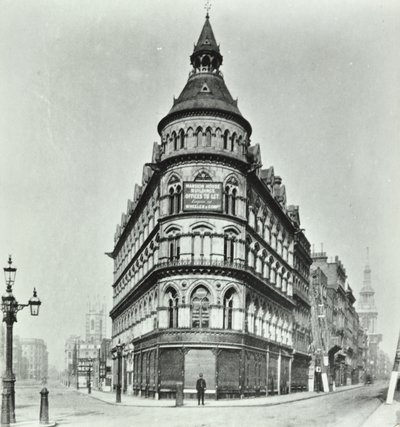 Queen Victoria Street, Mansion House Streetin Poultryn ja Queen Victoria Streetin kulma, Lontoo, 1880 tekijältä English Photographer