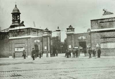 Royal Arsenal -pääportti, 1890 tekijältä English Photographer
