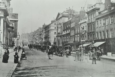 Saint Jamess Street, Westminster LB: katsot pohjoiseen Pall Mallista, 1895 tekijältä English Photographer