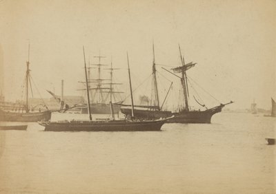 Laivoja ja veneitä Thamesilla tekijältä English Photographer