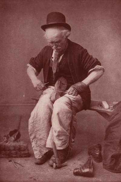 Suutari työssään (s/w-kuva) tekijältä English Photographer