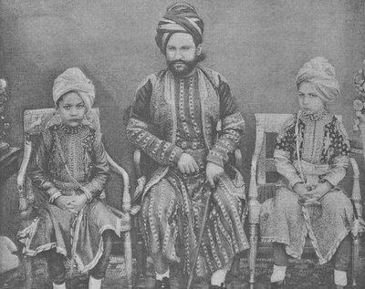 Sulttaani Shah Jahanin, Bhopalin Begumin vävy ja pojanpojat (kaiverrus) tekijältä English Photographer