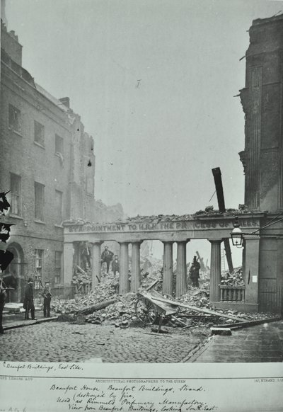 Strand, Westminster LB: Beaufort Buildings, tulivahingot, 1890 tekijältä English Photographer