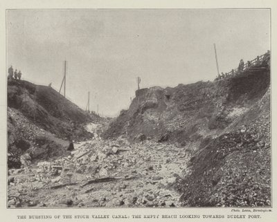 Stour Valleyn kanavan halkeama, tyhjä ulottuma Dudley Portia kohti tekijältä English Photographer