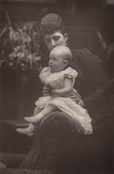 Lady Alexandra Duff tekijältä English Photographer