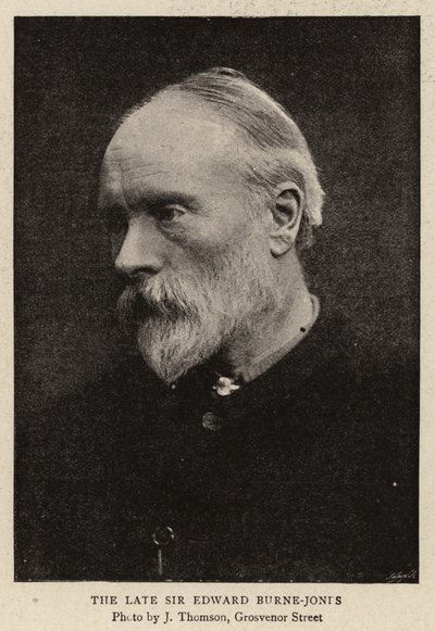 Edesmennyt Sir Edward Burne-Jonts tekijältä English Photographer