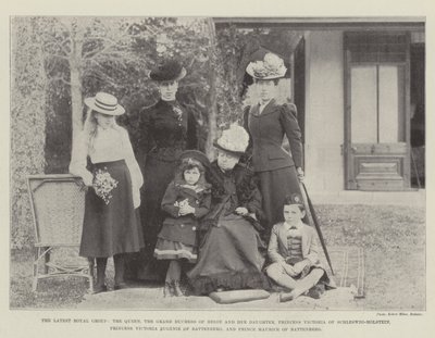 Uusin kuninkaallinen ryhmä, kuningatar, Hessenin suurherttuatar ja hänen tyttärensä, Schleswig-Holsteinin prinsessa Victoria, prinsessa Victoria, Battenbergin Eugenie ja Battenbergin prinssi Maurice (bw tekijältä English Photographer