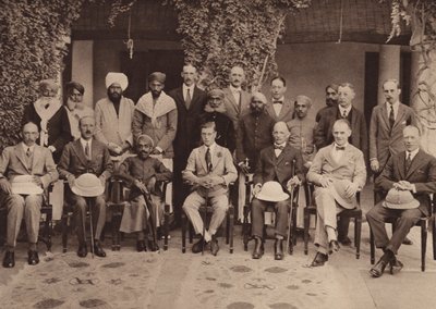 Prinssi ja Maharaja Kumar residenssissä, Udaipur (s/w-kuva). tekijältä English Photographer