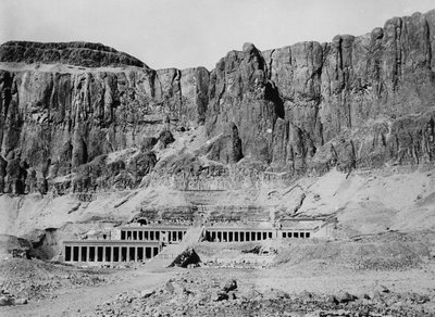 Kuningatar Hatshepsetin temppeli, noin 1904-1905 tekijältä English Photographer