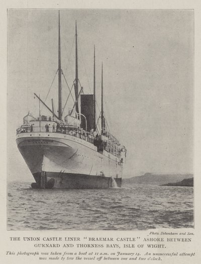 Union Castle Liner Braemar Castle Ashore Gurnardin ja Thorness Baysin välissä, Isle of Wight tekijältä English Photographer