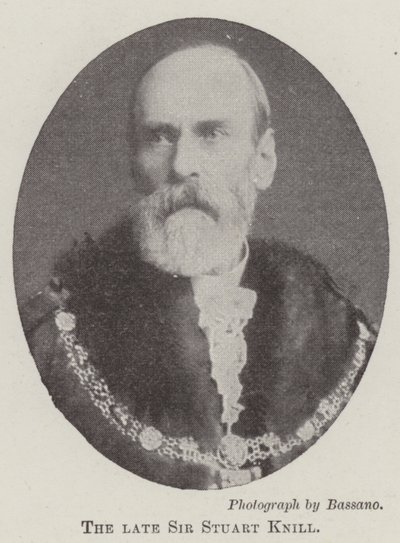 Edesmennyt Sir Stuart Knill tekijältä English Photographer