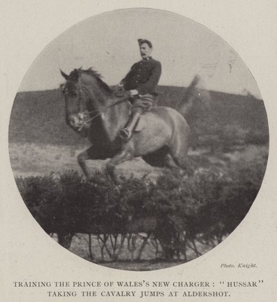 Valmentaa Walesin prinssiä uutta laturia, husaari ratsuväen hyppyissä Aldershotissa tekijältä English Photographer