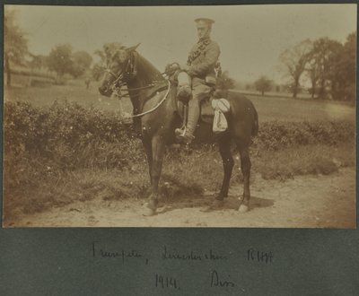 Leicestershiren Royal Horse Artilleryn trumpetisti harjoitusleirillä Dississä, 1914 tekijältä English Photographer