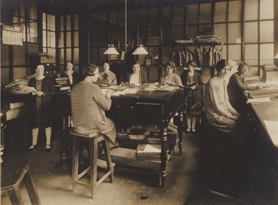 Tunnistamaton englantilainen konepaja, 1900-luvun alku (s/w-kuva) tekijältä English Photographer