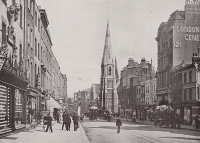 Westminster Bridge Road, jossa on Christ Church tekijältä English Photographer