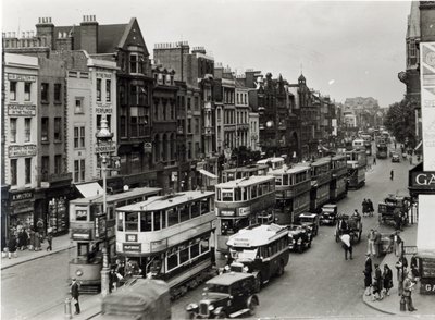 Whitechapel High Street, Lontoo, noin 1930 tekijältä English Photographer