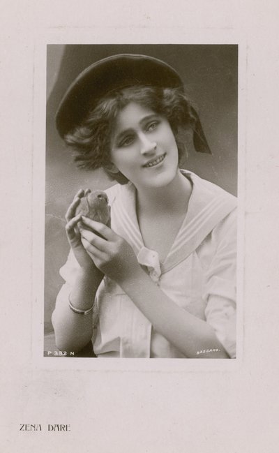 Zena Dare tekijältä English Photographer