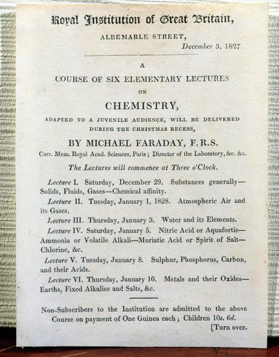 Michael Faraday (1778-1829) joulukäsikirja kuudelle kemian alkeisluennolle, 3. joulukuuta 1827 tekijältä English School
