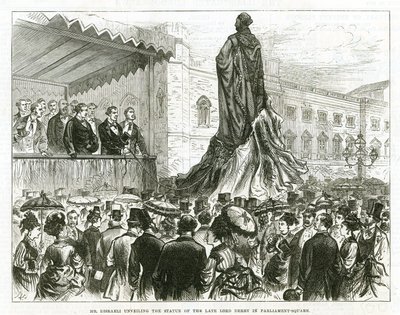 Disraeli paljastaa edesmenneen Lord Derbyn patsaan Parliament Squarella Westminsterissä tekijältä English School