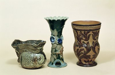 Doulton-maljakot, 1880-luku, (kivitavara) tekijältä English School