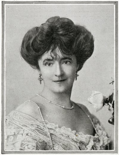 Lady Duff Gordon, yksityiskohta RMS Titanicin matkustajista, elokuvasta The Sphere, 27. huhtikuuta 1912 (litho) (katso myös 450780) tekijältä English School