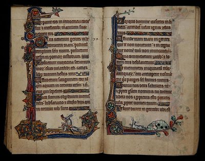 Ms 1-2005, ff.115v-116r: metsästävä kani ratsastaa koiran selässä, marginaalinen koristelu Macclesfield Psalterista, Use of Sarum, East Anglia, n. 1330 (vellum) tekijältä English School