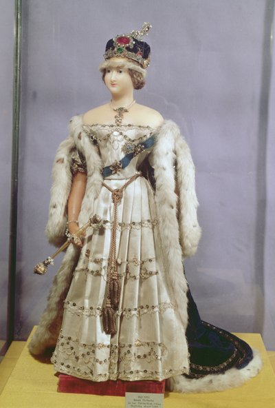 Kuningatar Victoria (1819-1901) nukke, joka on pukeutunut kruunausvaatteihinsa, n. 1840 (vaha) tekijältä English School