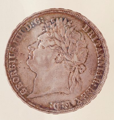 Hopeinen englantilainen kruunu, kuningas Yrjö IV:n hallituskausi (1820-1830). Halk. 3,7 cm Napoli, museo archeologico tekijältä English School