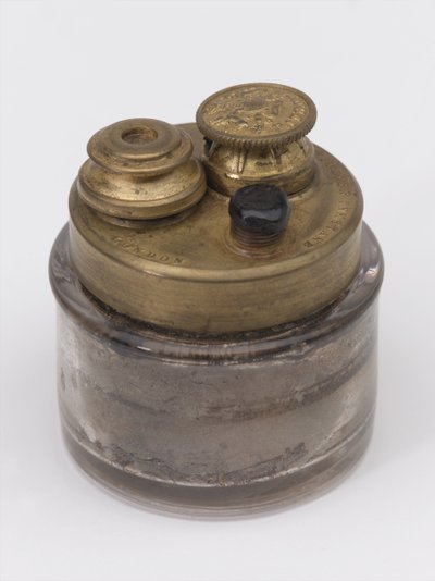 Travelling Inkwell, n. 1815 (mustesäiliö) tekijältä English School