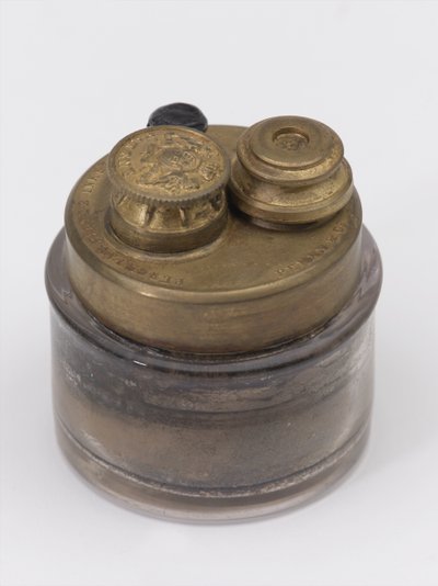 Travelling Inkwell, n. 1815 (mustesäiliö) tekijältä English School