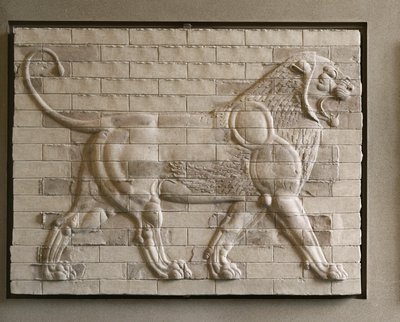 Leijona, värillisiä lasitettuja laattoja, itäpihalta, palatsi Susa, Iran. 6.-4. vuosisata eaa., Akhaemenidien kausi, ... tekijältä Erich Lessing