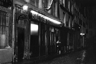 Bal-musetten sisäänkäynti, Rue de Lappe, Pariisi, 1931 tekijältä Ernest Flammarion