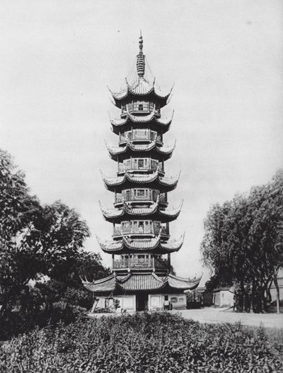 Shanghai, Lung hua ta, Kiangsu, Lohikäärmeen kauneuden pagodi (s/w valokuva) tekijältä Ernst Boerschmann
