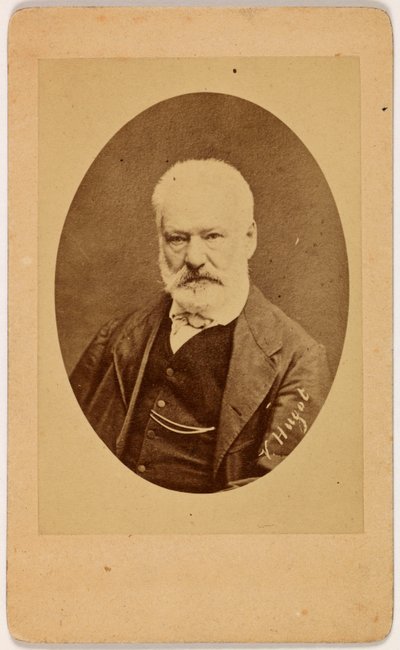Victor Hugo edestäpäin tekijältä Etienne Carjat