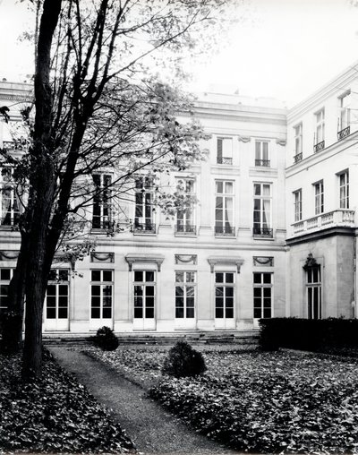 Maison Alexandre, julkisivu puutarhassa (16, rue de la ville l