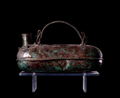 Etruskien sivilisaatio: pronssiset askot pronssikaran haudasta Vulcissa, 680-670 eKr. tekijältä Etruscan
