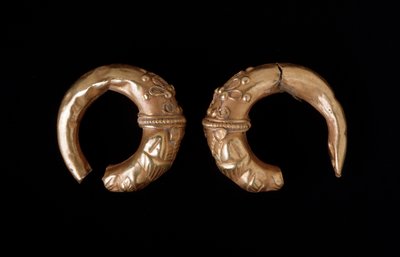 Kultaiset korvakorut, 450-400 eKr tekijältä Etruscan