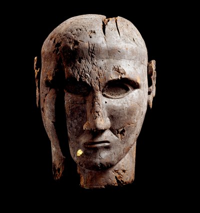Miehen pää, puuveistos, jossa on jälkiä kultaa, 7. vuosisadalla eKr tekijältä Etruscan