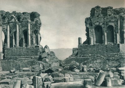 Kreikkalaisen teatterin näyttämö, Taormina, Sisilia, Italia, 1927 tekijältä Eugen Poppel